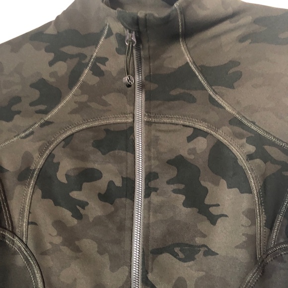 Lululemon camo former jacket 6 - Picture 4 of 5